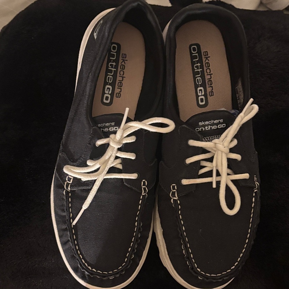 Skechers Men's Navy blue and White Boat Shoes size 11.5